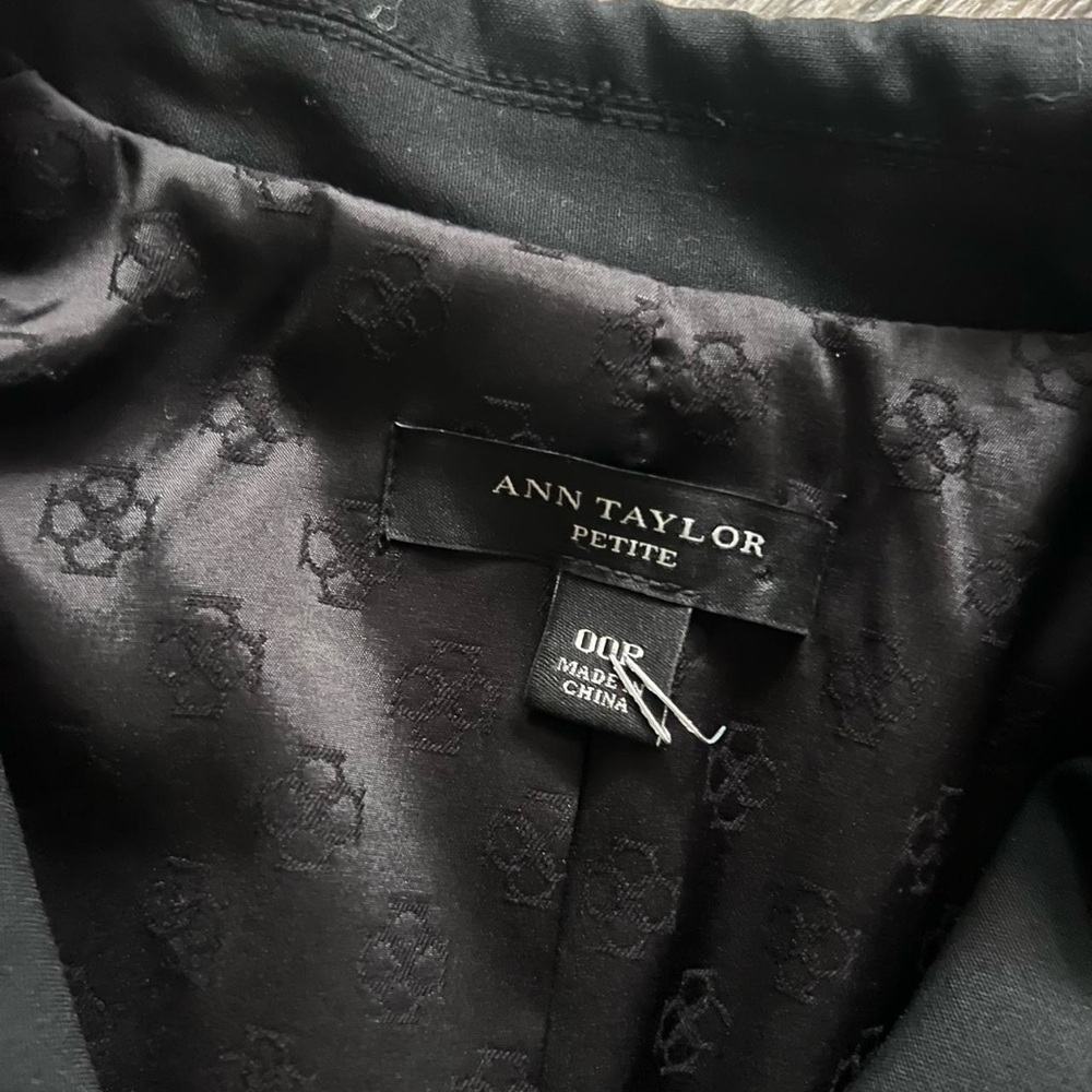 Sold Ann Taylor Black Tailored Single-Button Blazer - Picture 6 of 8